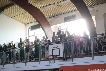 Otroci Osnovne šole Marije Vere so pozdravili pomlad in se spomnili knjižnih junakov (3)